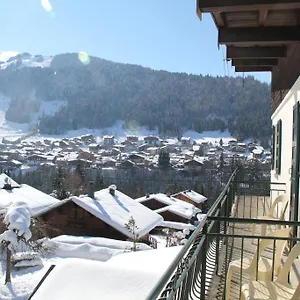 lours-blanc.hotels-rhonealpes.com/