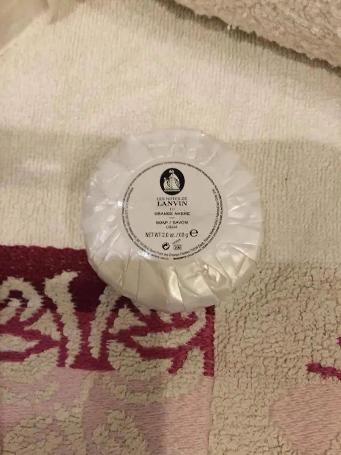 Couette-café Chambre cocooning avec s.de bain prive Nice