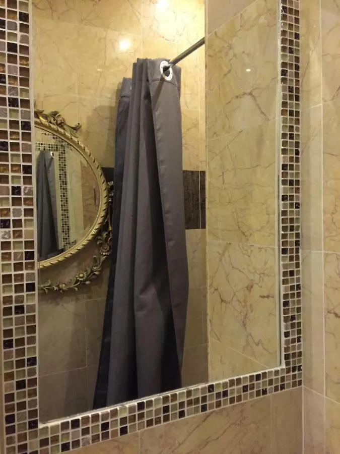 *** Couette-café Chambre cocooning avec s.de bain prive Nice France